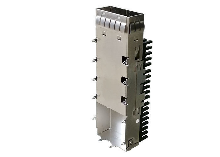 EMIは18.75 mm単一の港SFP28のおりをQSFP28コネクターのための記録します